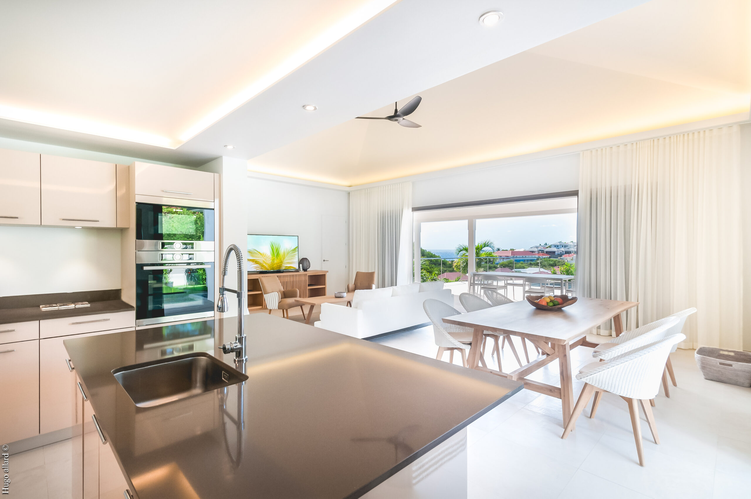 Taste - Shell Beach in Gustavia, St. Barthélemy