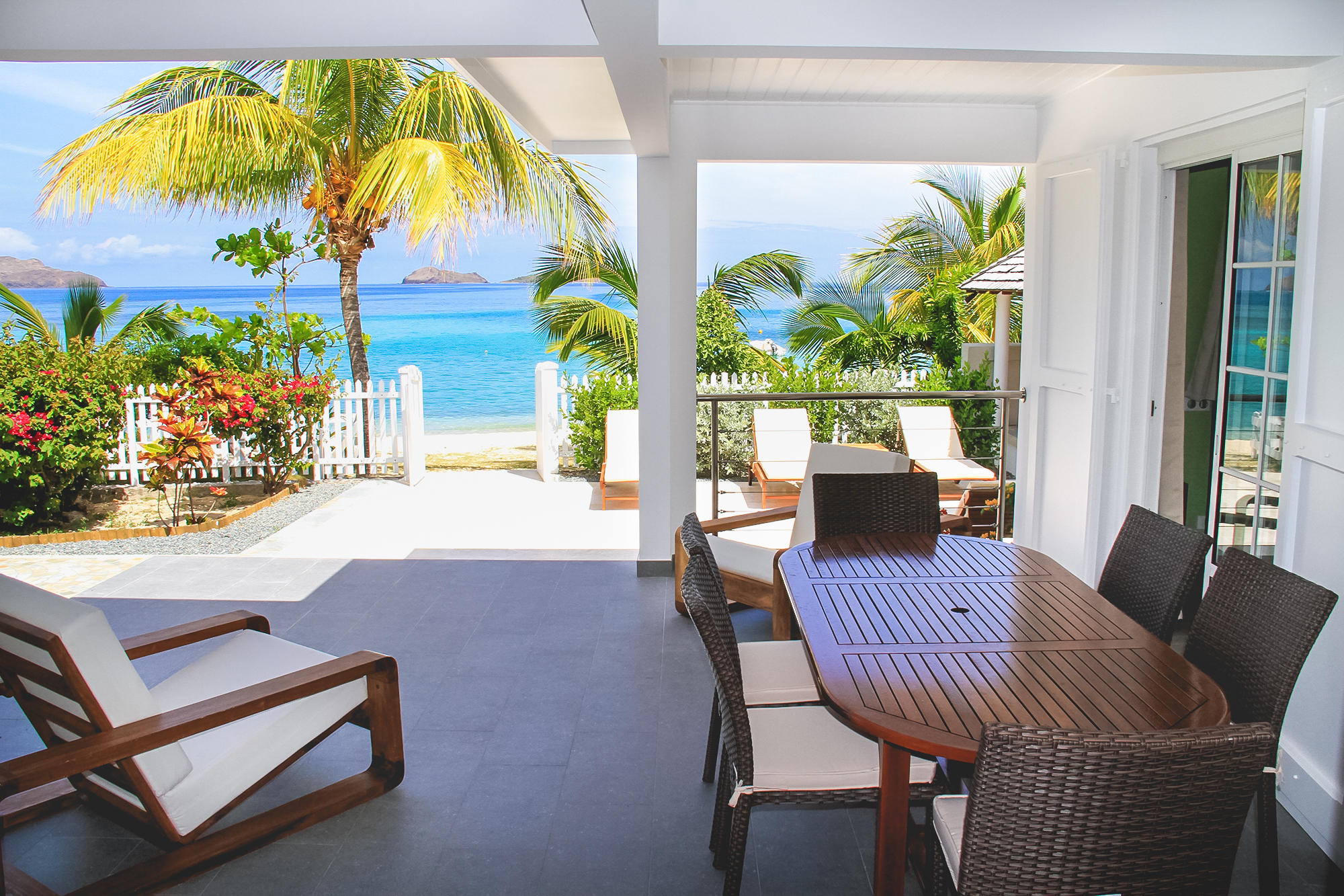 Taste - Sandra &#038; Jessica in Lorient, St. Barthélemy