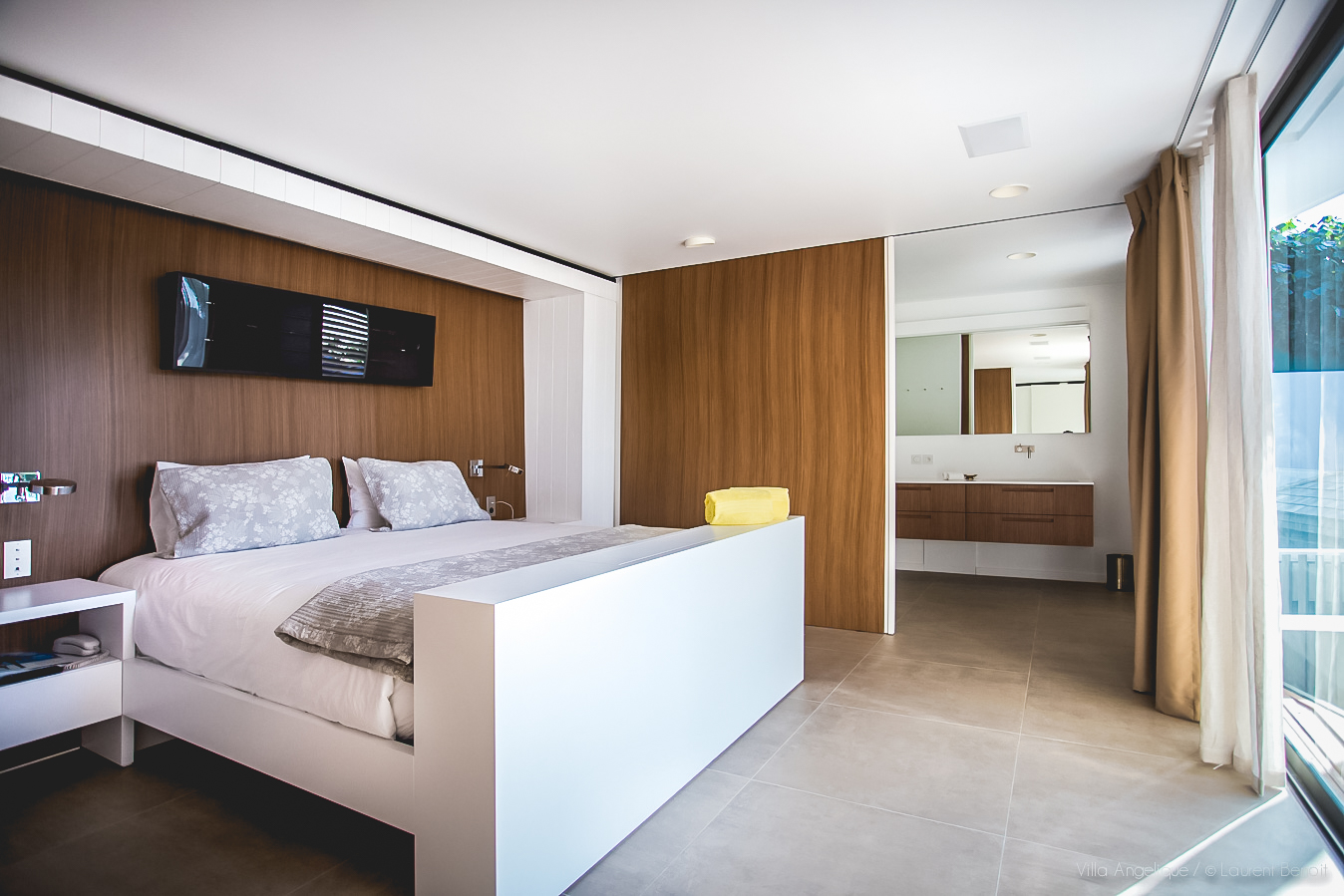 Touch - Angelique in St. Jean, St. Barthélemy