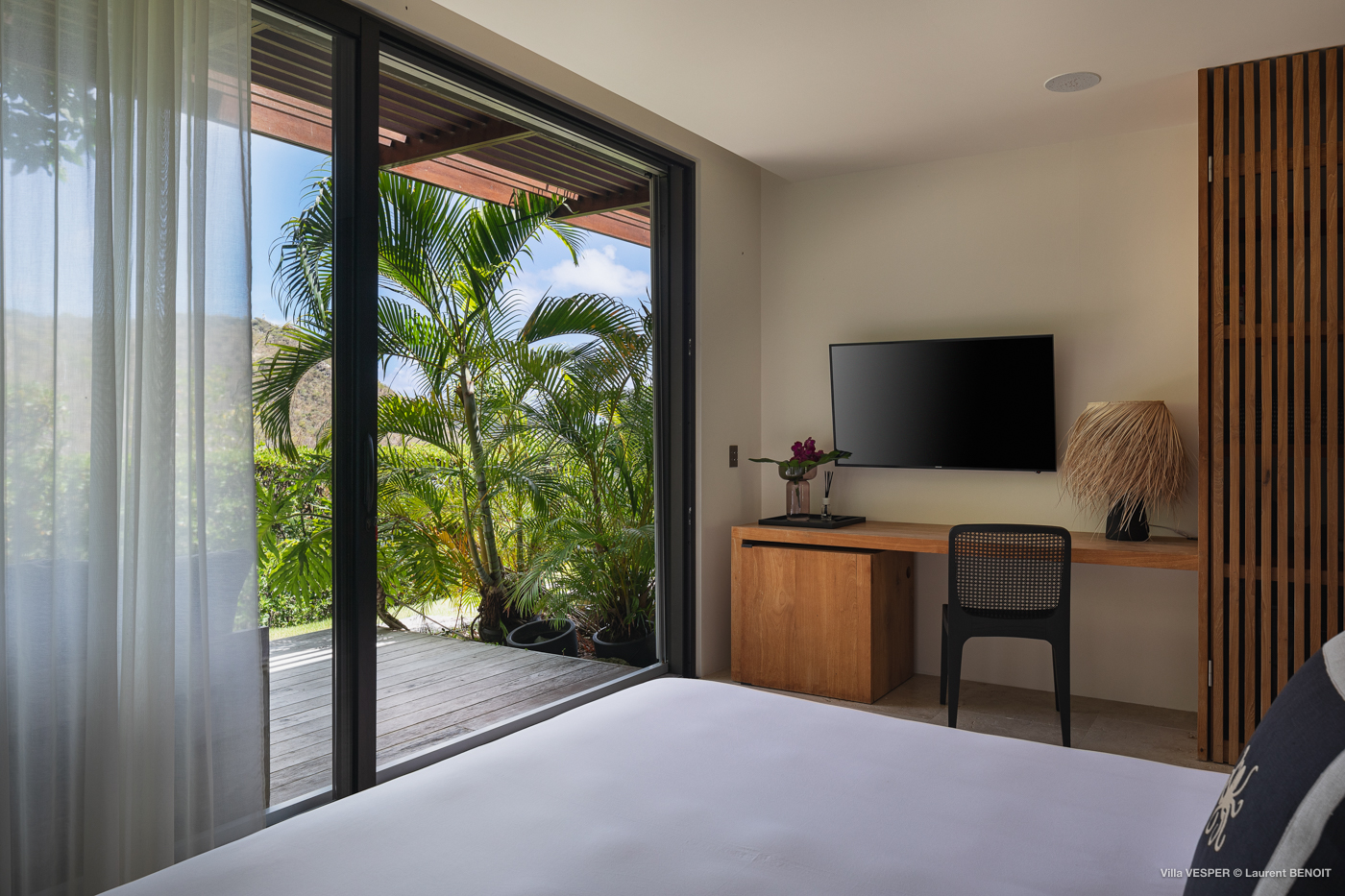 Smell - Vesper in Lurin, St. Barthélemy