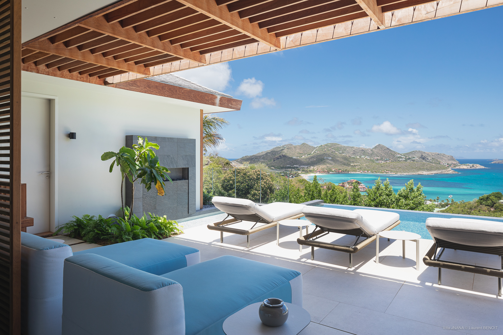 The outdoor area of Villa Jnana in St. Barts features a refreshing sea breeze and captures the relaxed vibe of the Caribbean.