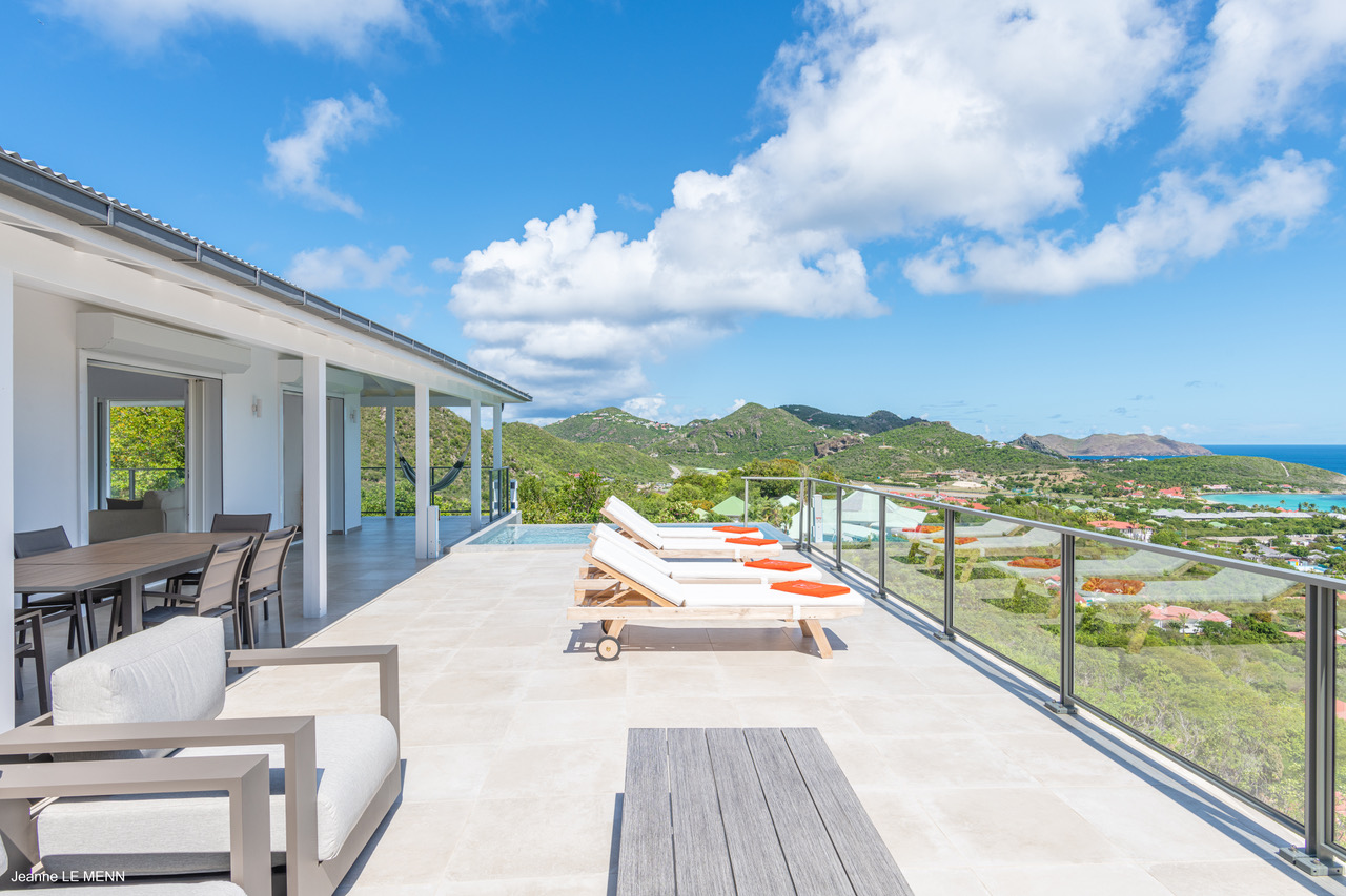 Smell - L’Oiseau Bleu in St. Jean, St. Barthélemy